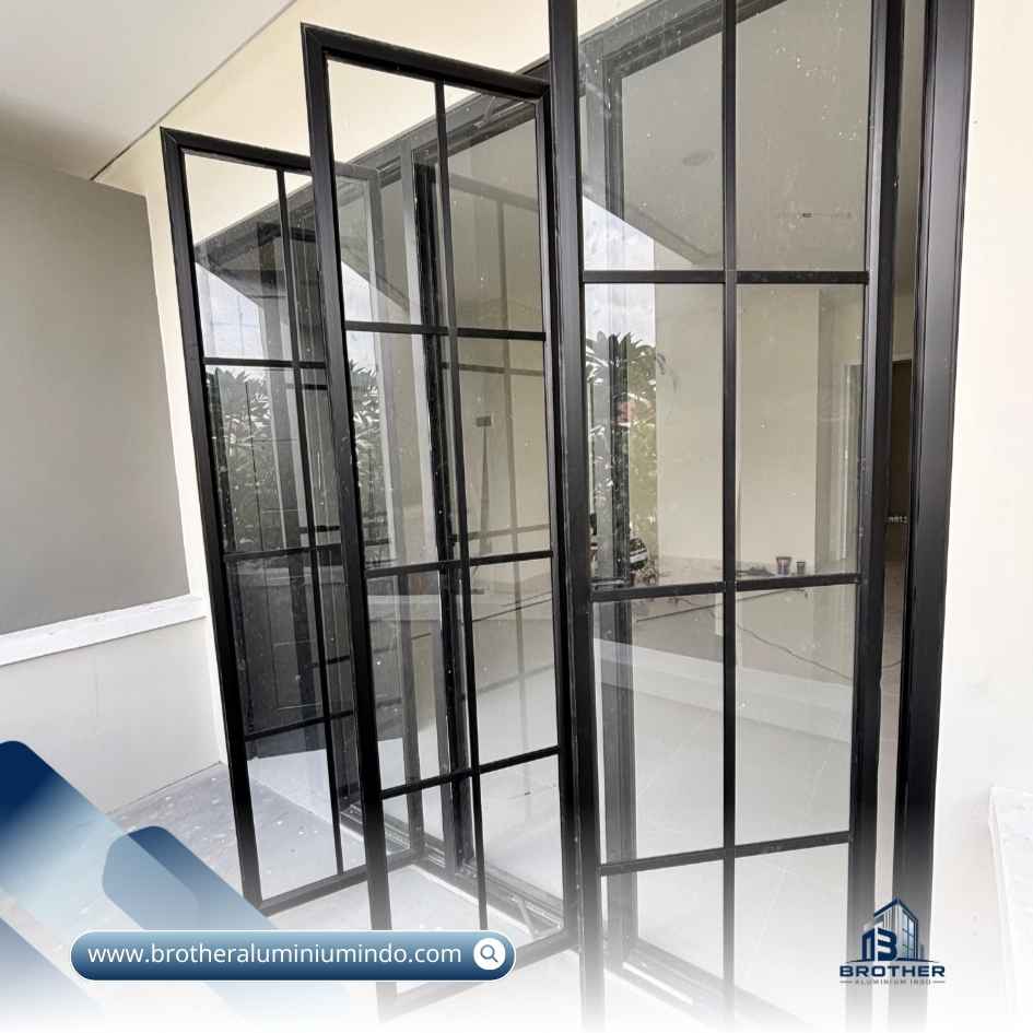 Jendela Swing Aluminium